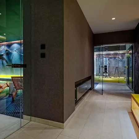 Family Friendly Break In Apartment *